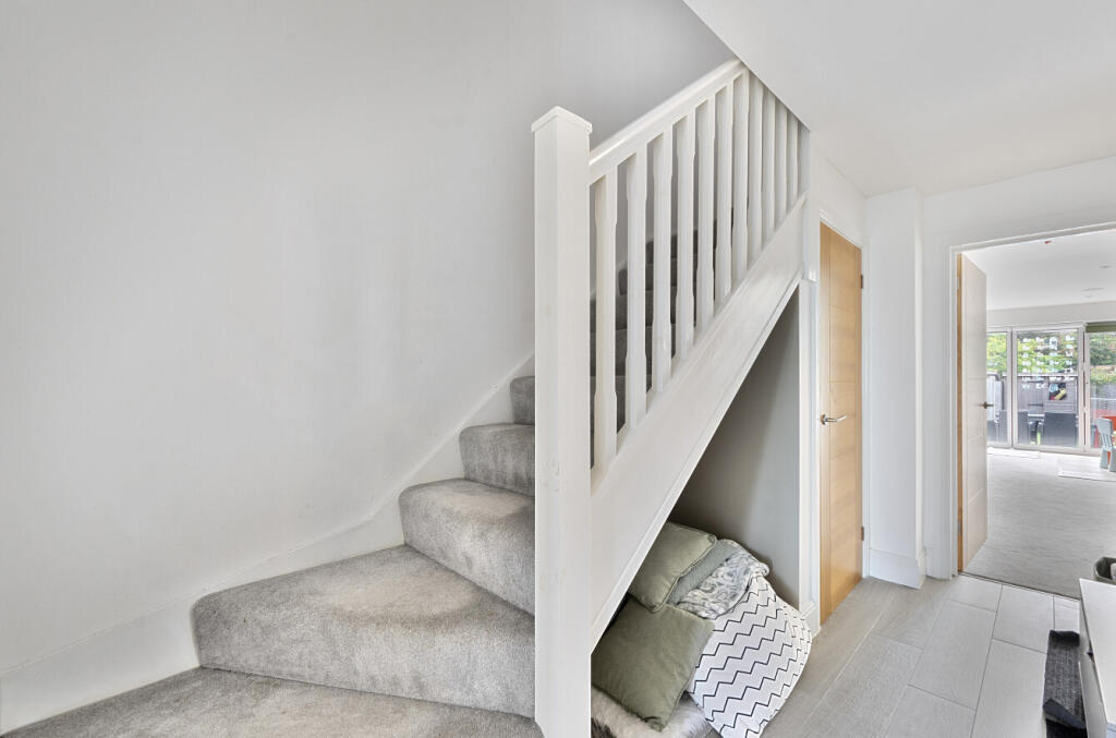 1298394-6-685d11a...