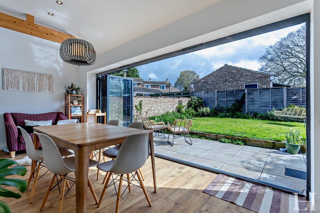 8645641-interiorW...