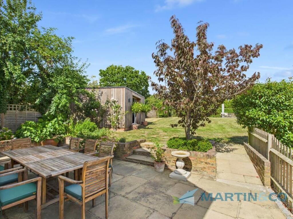 CAM02145G0-PR0073...