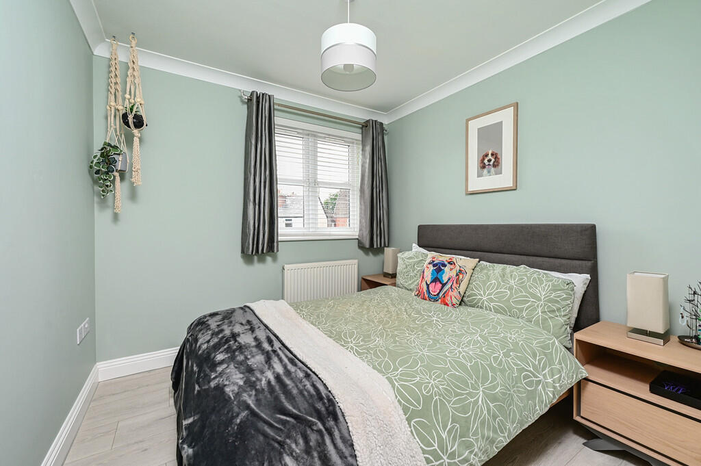 50 Frogmore Rd (1...