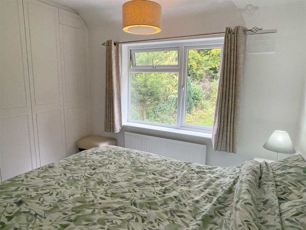 Bed 2a.JPG