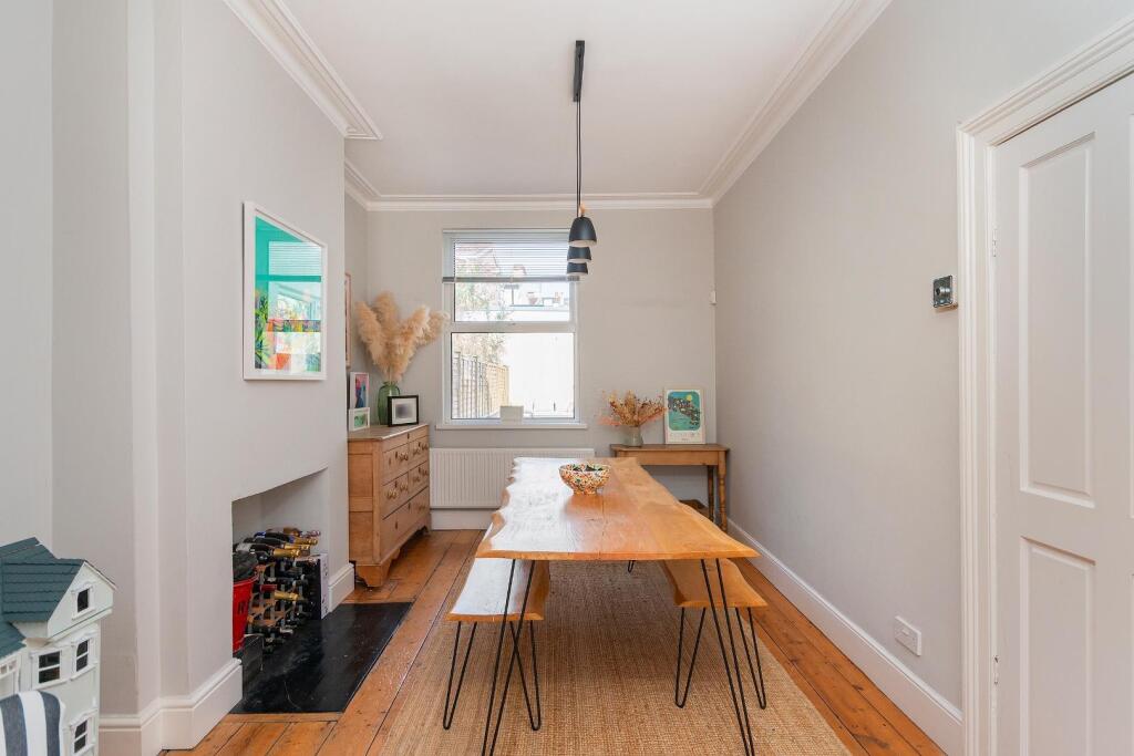 7H7AVP - Dining Room D.jpg