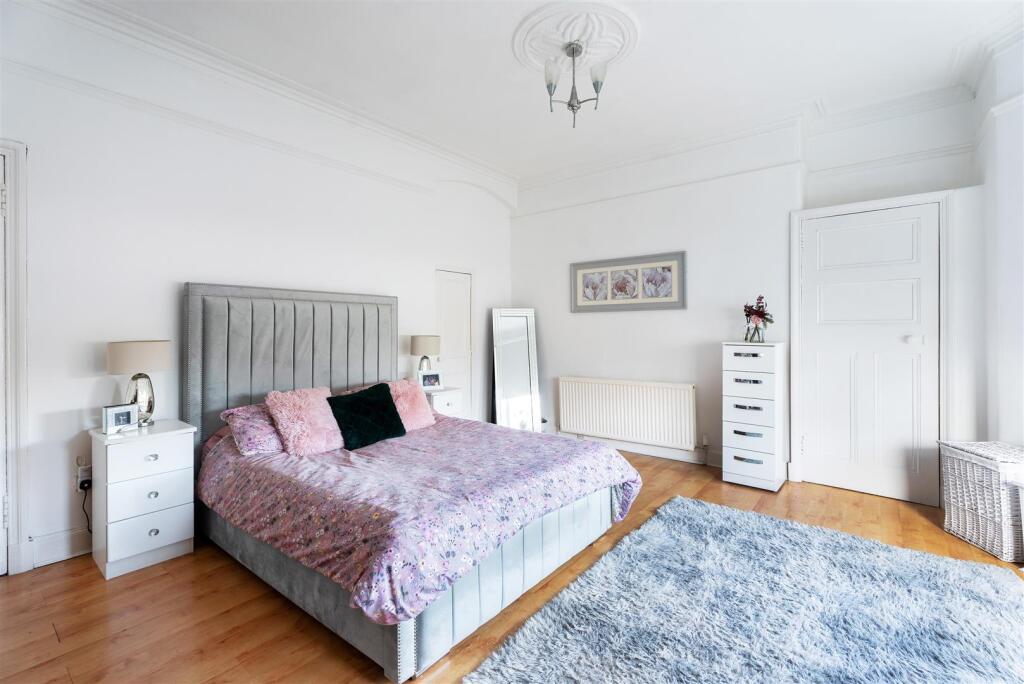 53DEglington-03.jpg