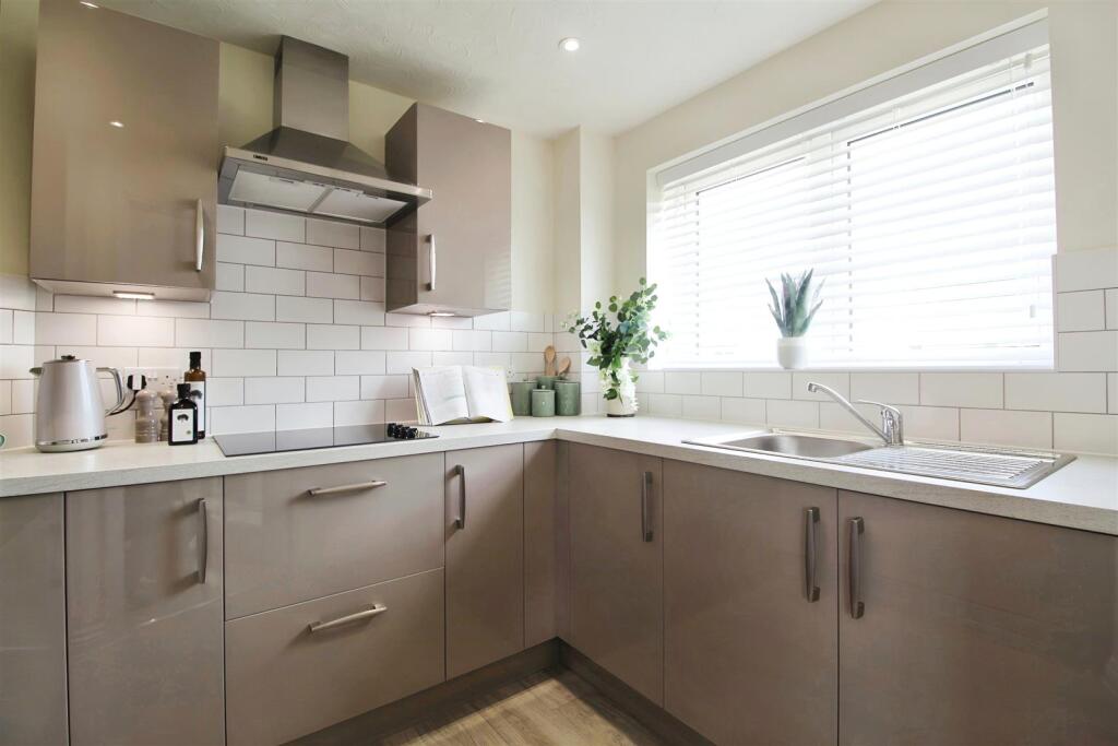 48e5d1e1-kitchen.JPG