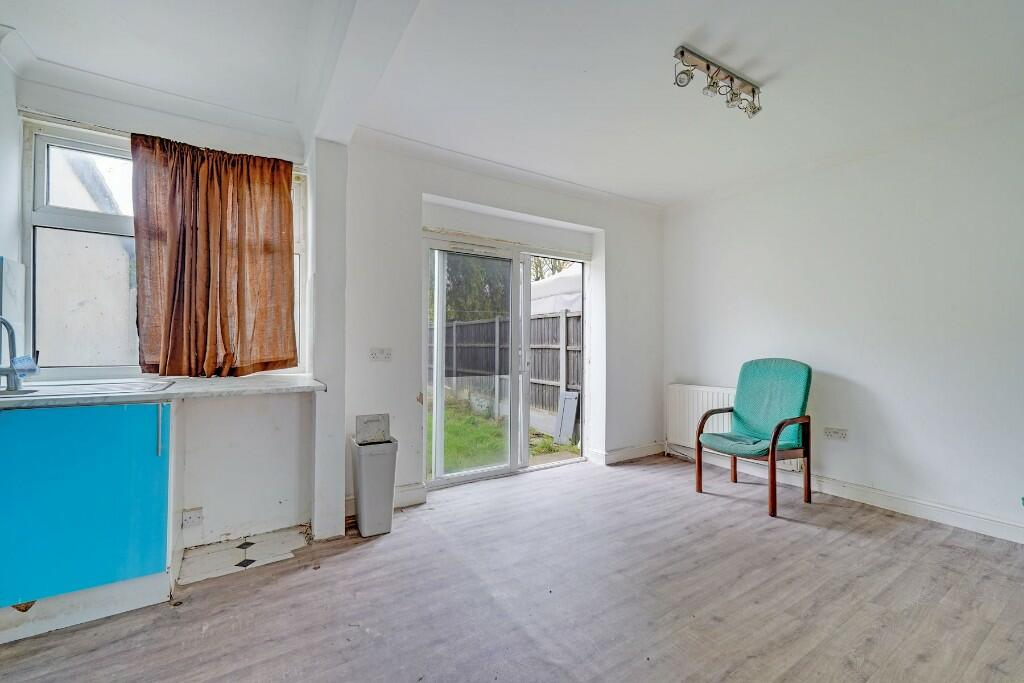 Kitchen/ Dining room