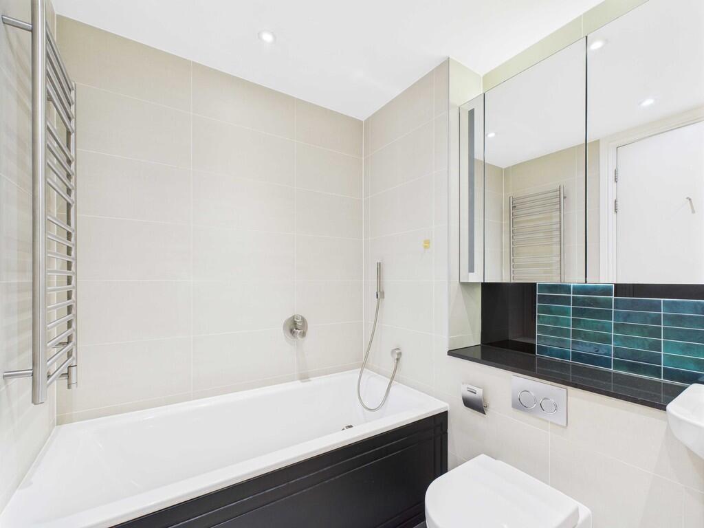 CAM03741G0-PR0105...