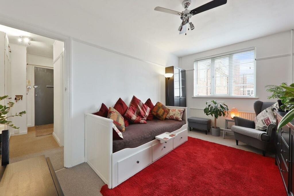 03-51aaJHPropWpen- 27 Sherborne Court - 9 (1)-medi