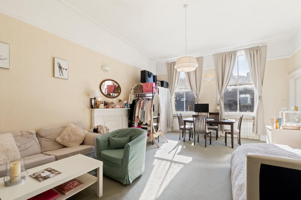 Bedroom/Reception