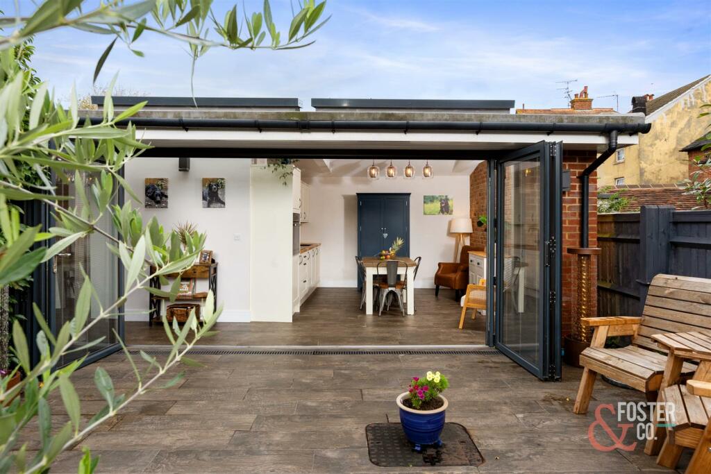 High Street, Skyview Cottage-007.jpg