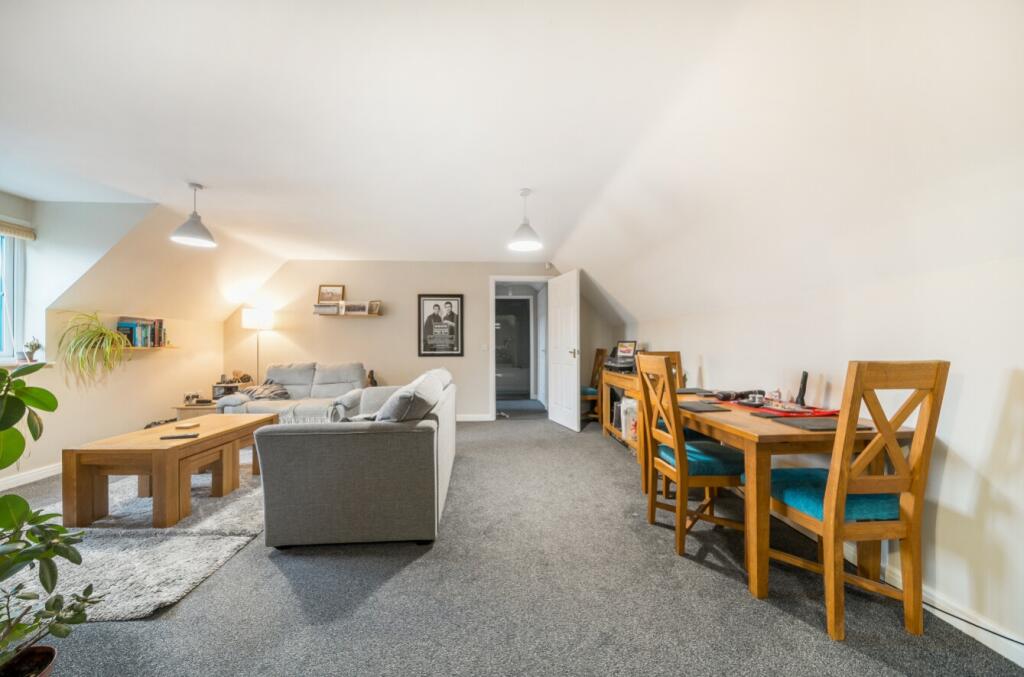 1381410-10-69147799d4d5e-ARW