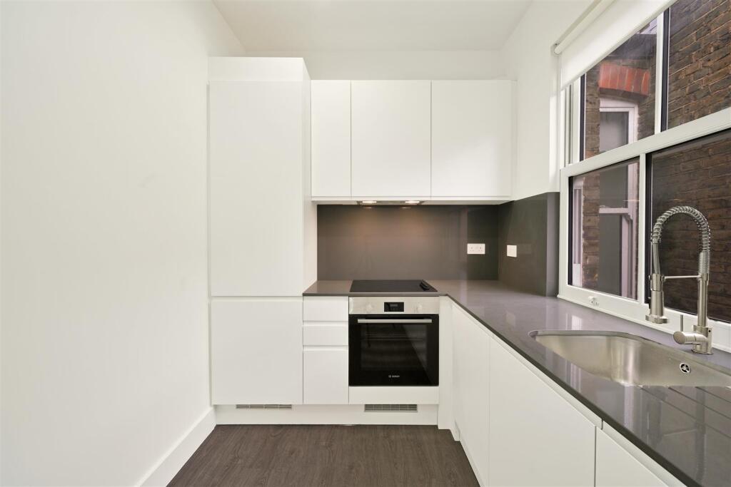 North End Road - K0KOgQARtVEmFHwcTG4O.jpg