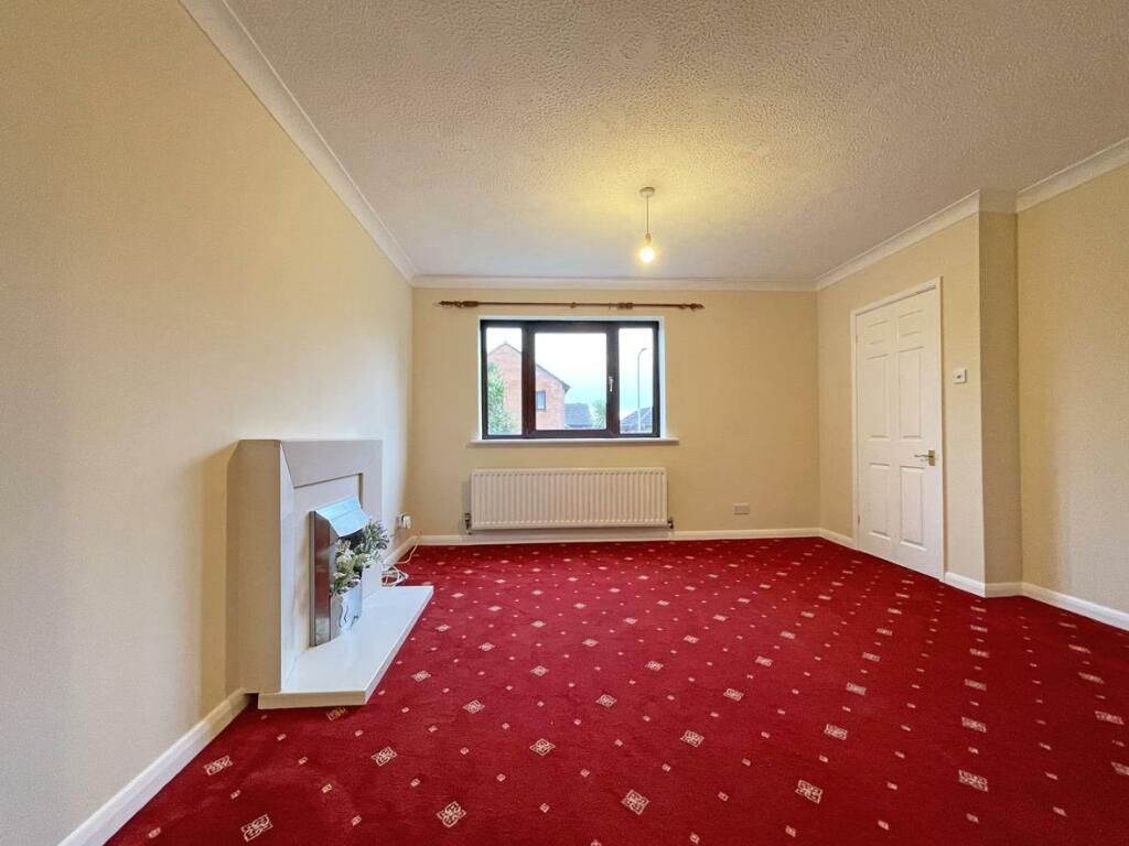 Ashtree Close 2 Lounge 2.jpg