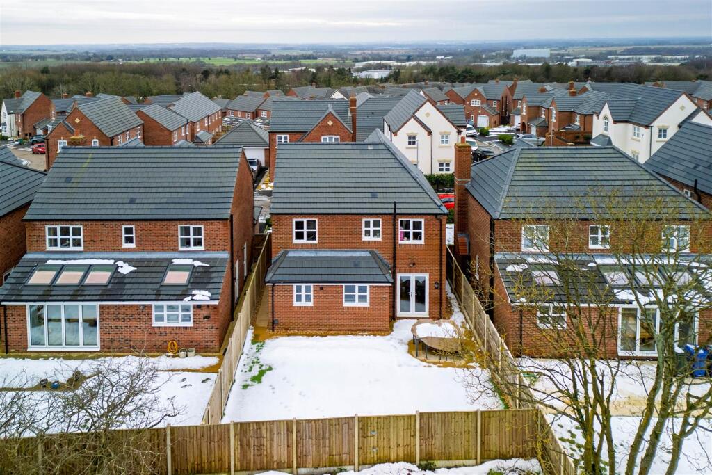 29 slater crescent upholland wn8 0bw-4.jpg