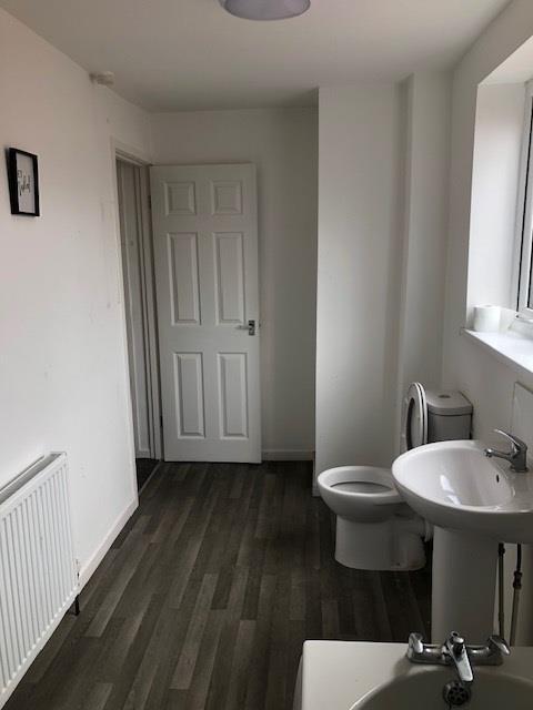 Bathroom2.jpg