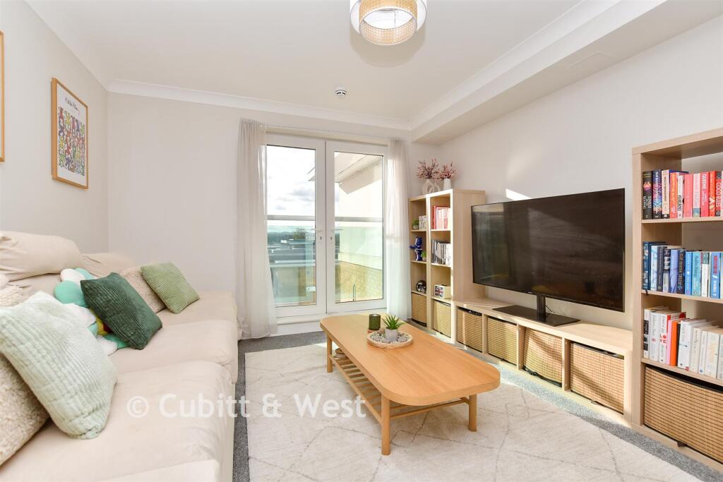 Kitchen / Living Room