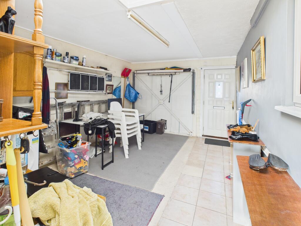 Entrance/Garage