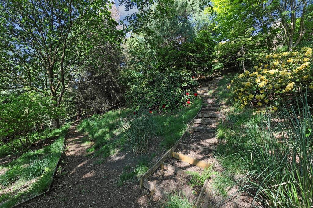 Brockwell House P.14.Photoneg.co.uk.jpg