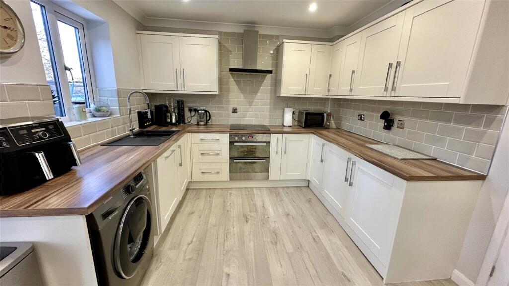 Fitted Kitchen