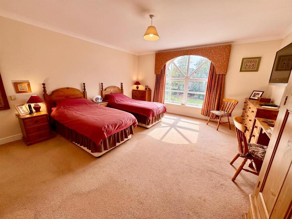 PHOTO-2025-08-12-06-55-38 (2).jpg