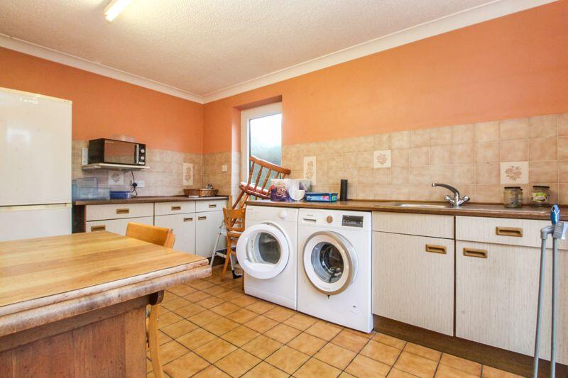 Breakfast Room/Utility
