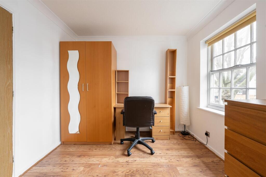 Handsworth Avenue, E4