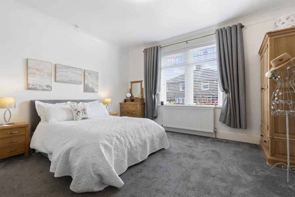 2 Linden Road, Elland 27_297.jpg