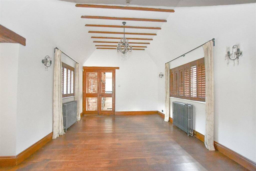 Dining Room.jpg