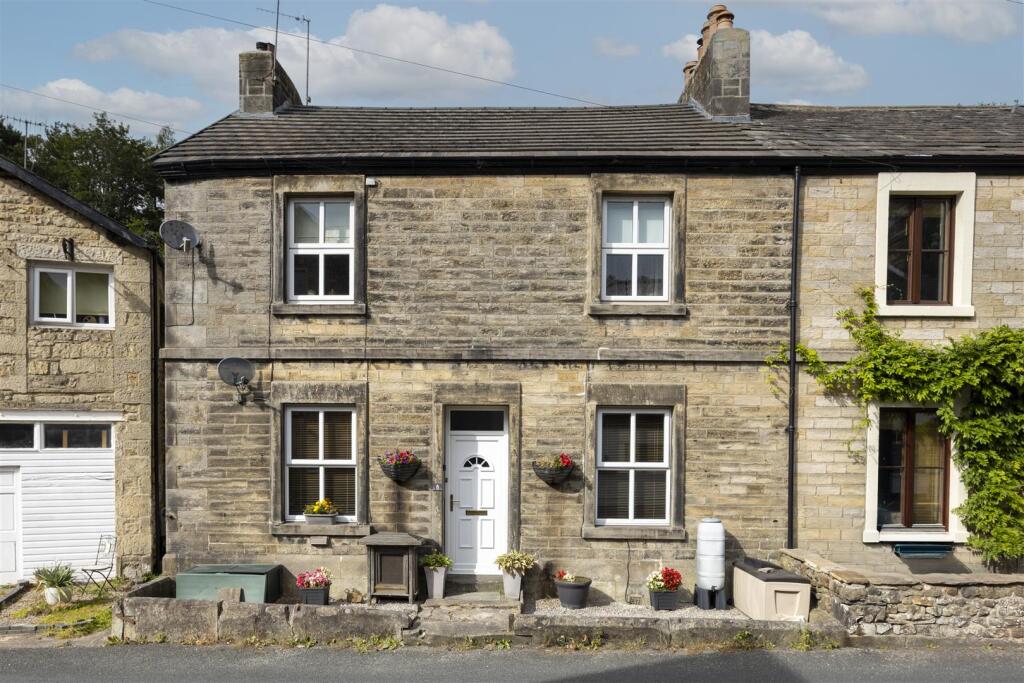 Flat 2 Victoria Court