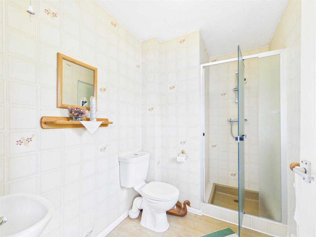 Annexe Shower Room