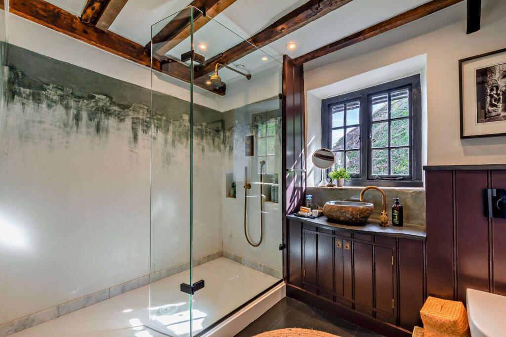 Family Shower Room