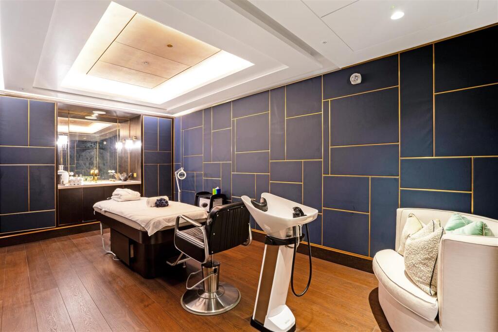 63412_Flat 6, 8 Whistler Square (24).jpg
