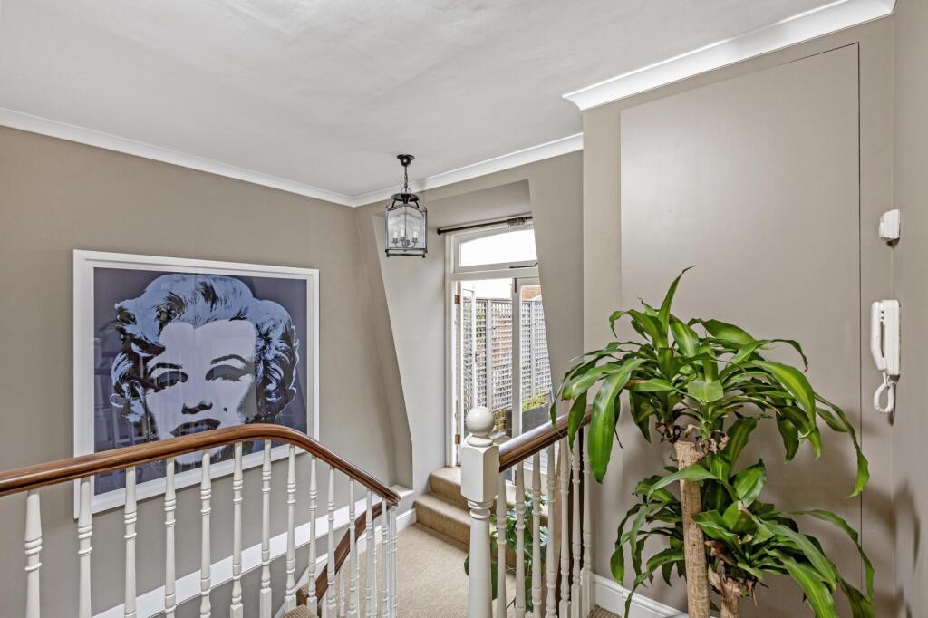 Hallway/ Terrace 