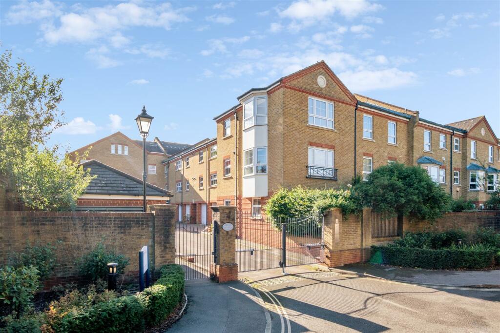Gwynne Close, W4 - FOR SALE
