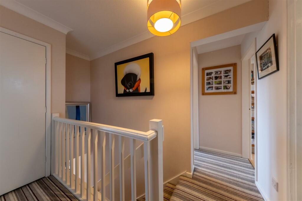 17 Kingfisher Grove-039.jpg