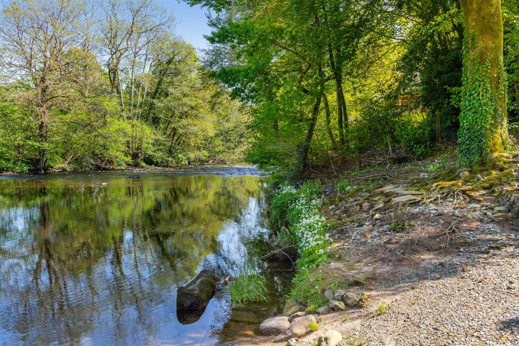 A07 - Beckstones Buckfast Road Buckfastleigh - 250