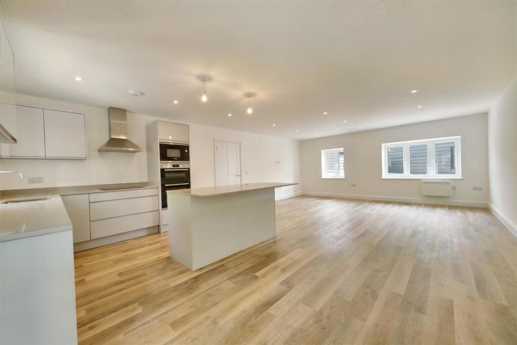 Kitchen Reception 2.jpg