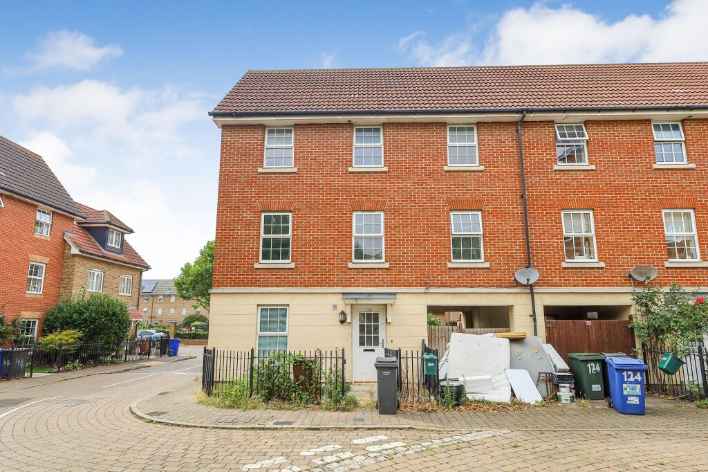 126 Caspian Way, Purfleet, Essex, RM19 1LF