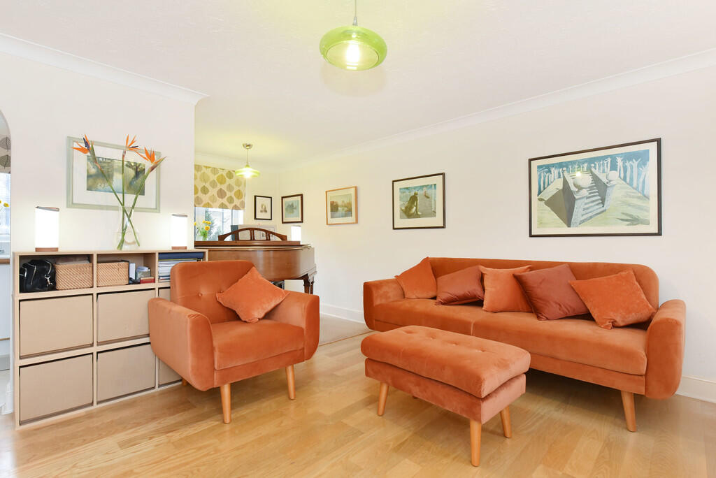 Royal Victor Place, Old Ford Road