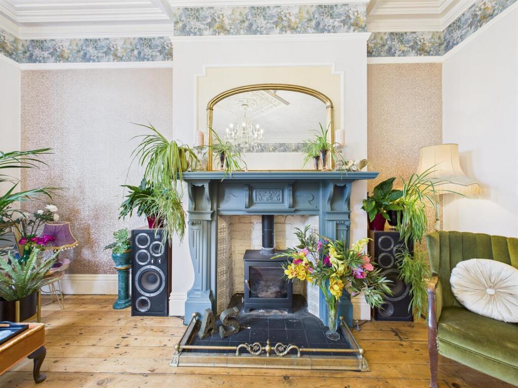 Lounge: