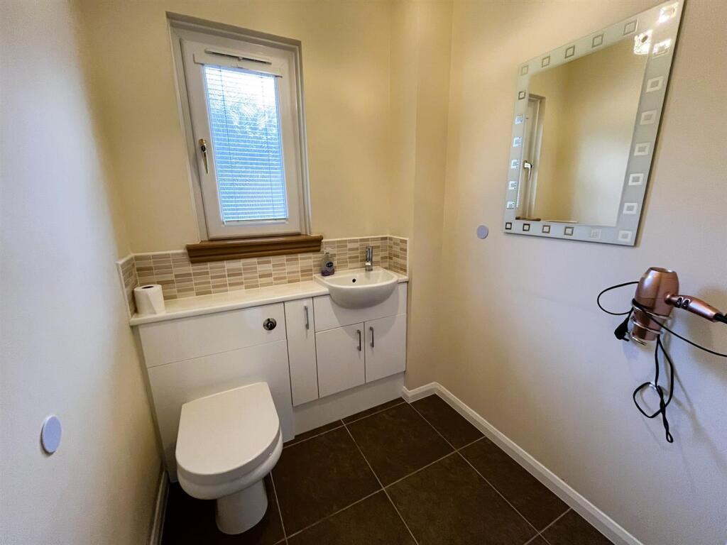 GUEST WC