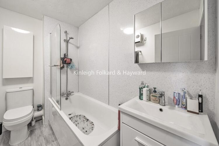 e7ee975d-6726-4f0...