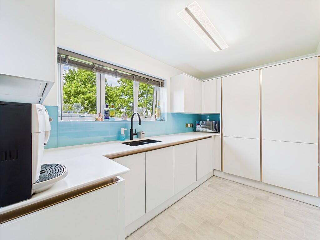 kitchen]