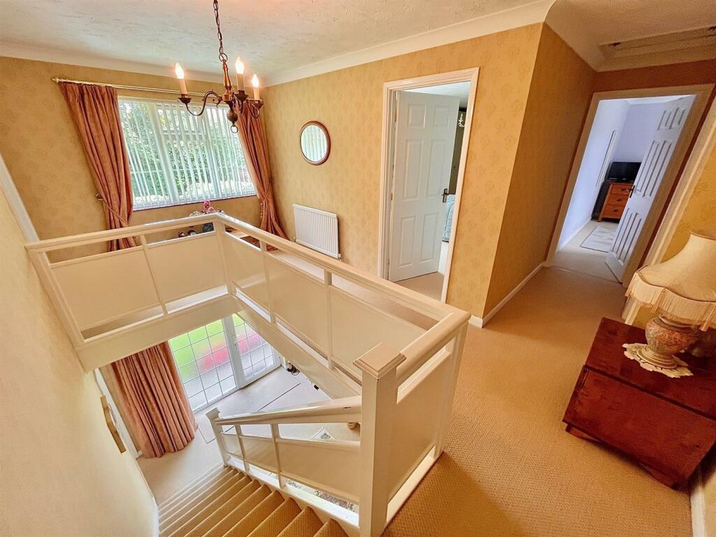 First Floor Galleried Landing