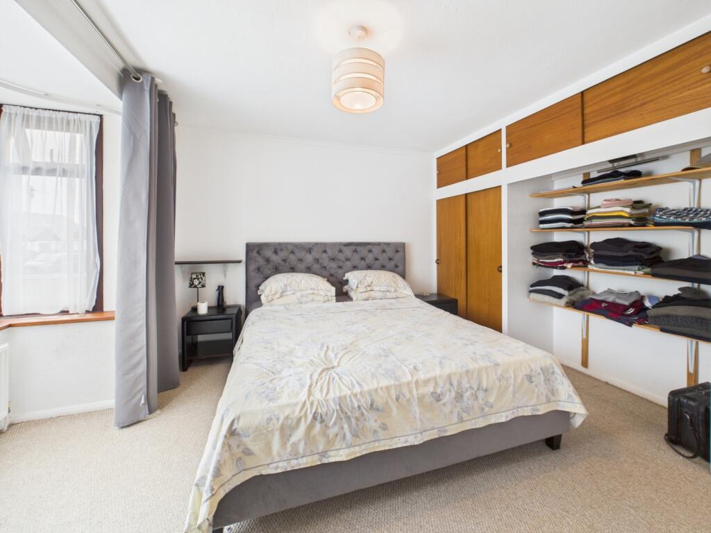 CAM01740G0-PR0434-STILL004