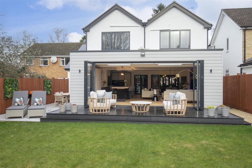 4 Walnut Close-12.jpg