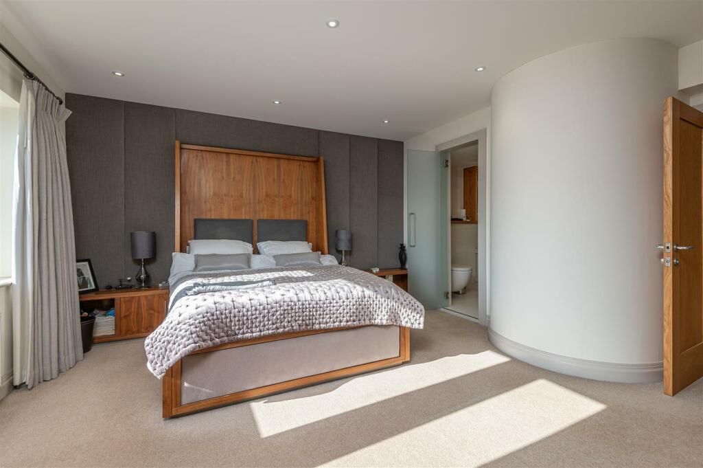 Master Bedroom Aspect