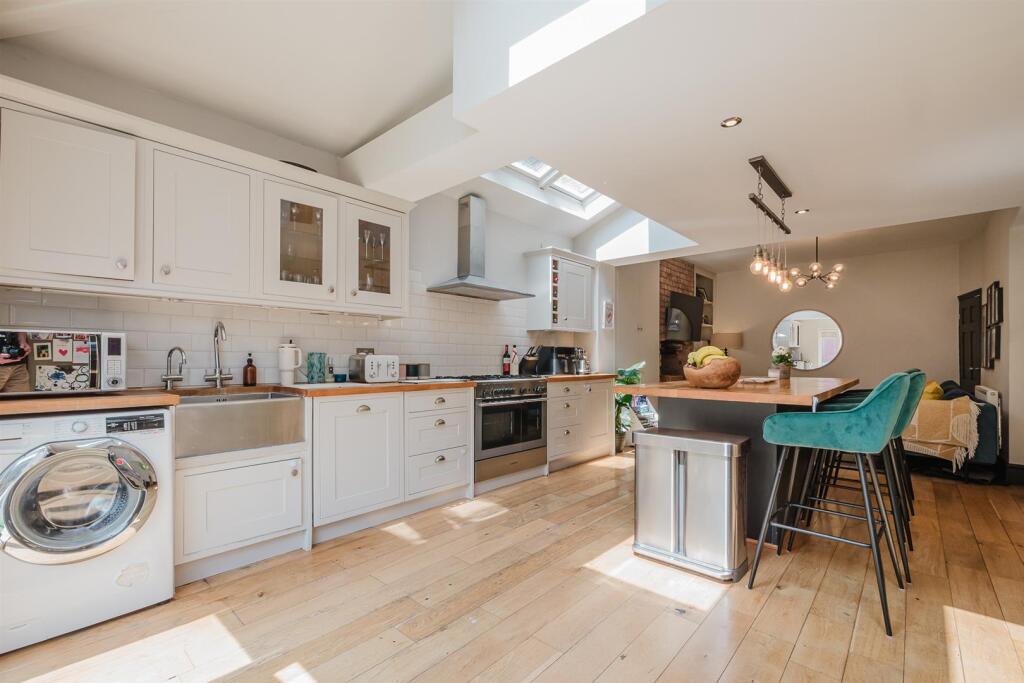 Live In Dining Kitchen