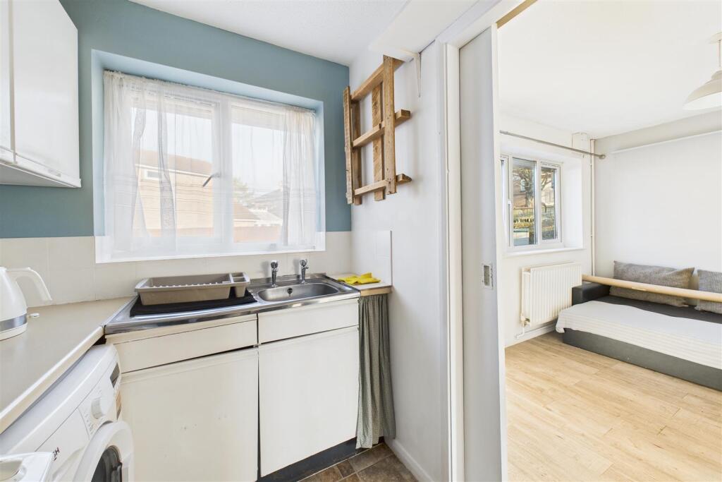 11 Benford Close, Downend, Bristol BS16 2UD | Free