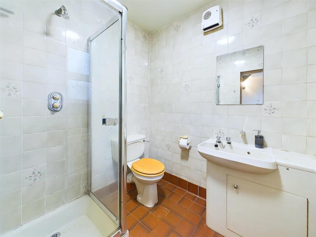 21 - Detached House for Auction, Sea Mills.jpg