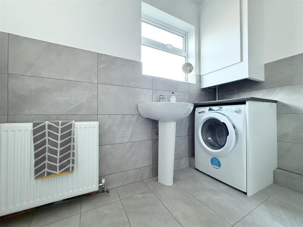 Downstairs Shower Room/Utility